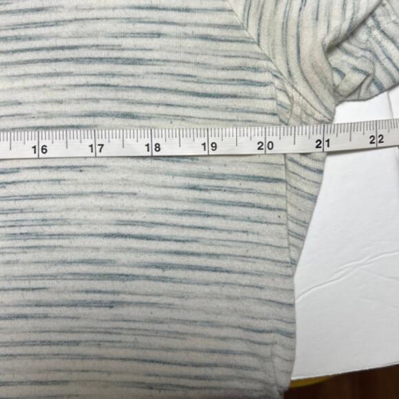 Old Navy Striped V-Neck Basic T-Shirt, L - Picture 4 of 6
